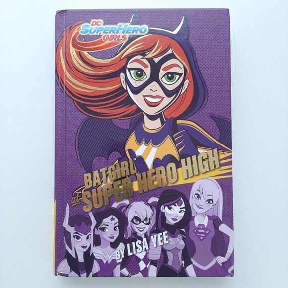 Dc Superhero Girls Hardcover Chapter Books Batgirl Wonder Woman By Lisa Yee - Picture 3 of 12